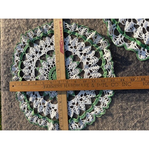 Vtg  Hand-Crocheted White & Green Doily Set Granny Core Cottage Core Set of 4 - Picture 3 of 8